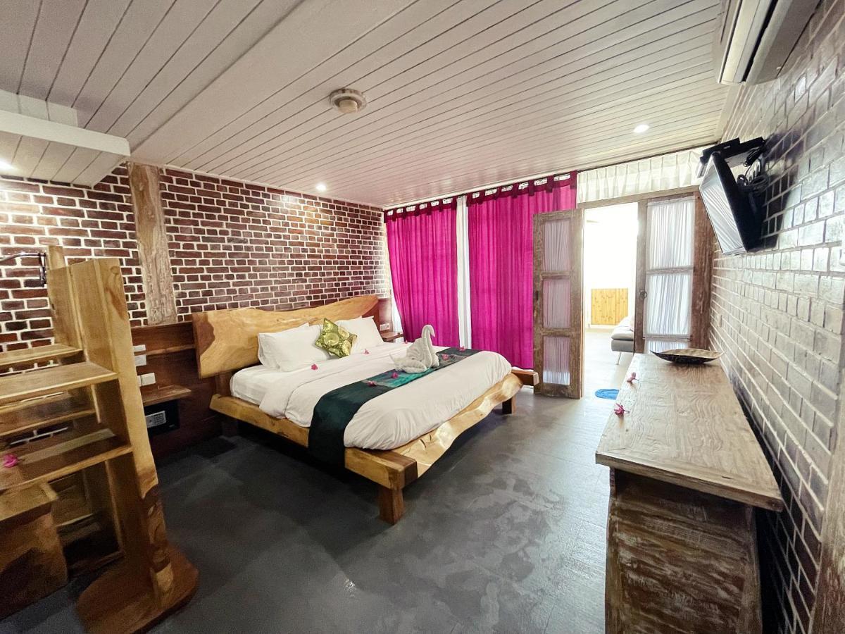 Princess Of Mentigi Bay Teluknarat Exterior photo